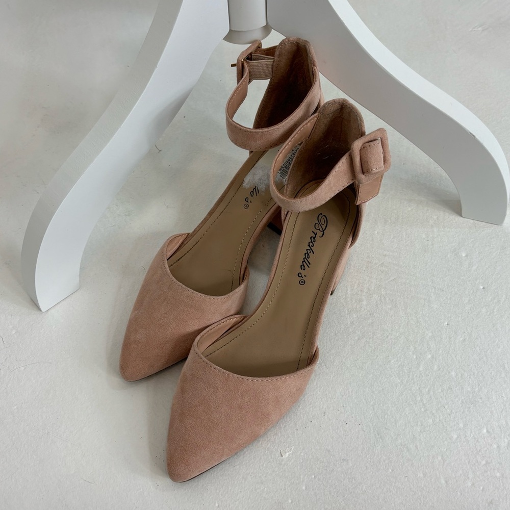 Breckelles Pointed Toe Heels